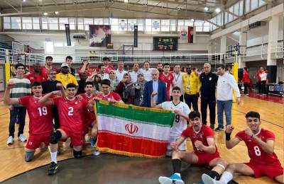 رئیسی خطاب به تیم ملی والیبال دانش‌آموزان؛ ایران به قهرمانی مقتدرانه شما افتخار می‌کند