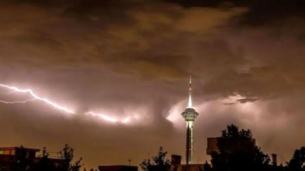 طوفان ۱۰۰ کیلومتری در راه تهران؛ همه آماده‌ باشند