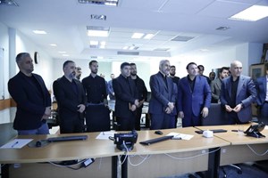 بازدید وزیر اقتصاد از مجموعه بانک سپه / قدردانی دکتر مدنیزاده از مدیران و کارکنان این بانک بازدید وزیر اقتصاد از مجموعه بانک سپه / قدردانی دکتر مدنیزاده از مدیران و کارکنان این بانک