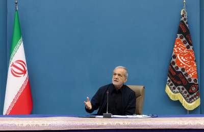 تاکید پزشکیان بر استفاده از نیروهای بومی در اجرای پروژه ها/ مدیر پروازی به درد نمی خورد تاکید پزشکیان بر استفاده از نیروهای بومی در اجرای پروژه ها/ مدیر پروازی به درد نمی خورد