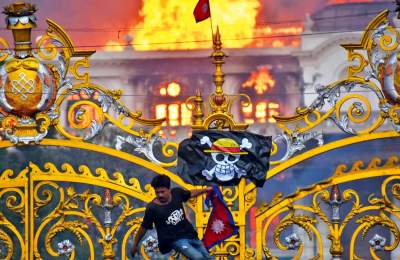 انقلاب دیجیتال «نسل زد» علیه فساد و نابرابریهای اقتصادی | حکومتهایی یکی پس از دیگری سرنگون میشوند انقلاب دیجیتال «نسل زد» علیه فساد و نابرابریهای اقتصادی | حکومتهایی یکی پس از دیگری سرنگون میشوند