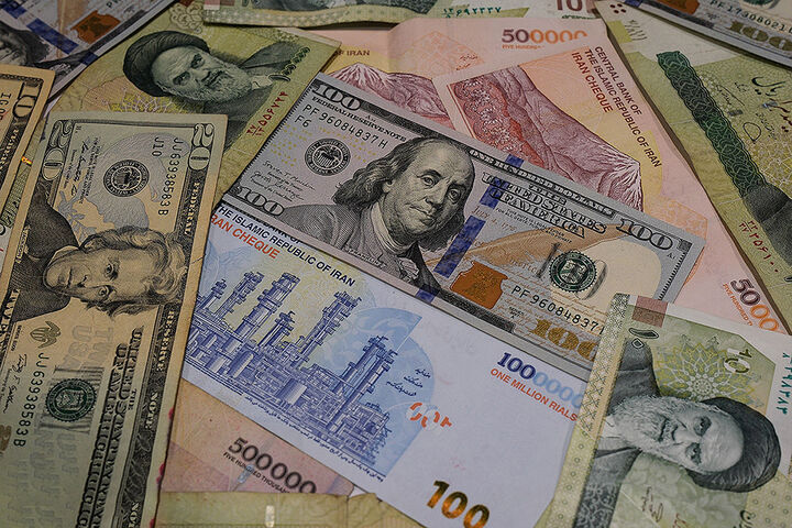 بانک مرکزی از ۱۲ مهرماه عرضه اسکناس ارز را افزایش میدهد بانک مرکزی از ۱۲ مهرماه عرضه اسکناس ارز را افزایش میدهد