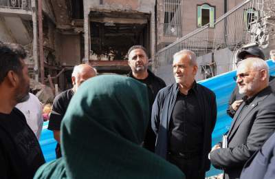 پزشکیان پای کار ایران و مردم/ «دولت ستیزی» خواست دشمن و تندروها پزشکیان پای کار ایران و مردم/ «دولت ستیزی» خواست دشمن و تندروها