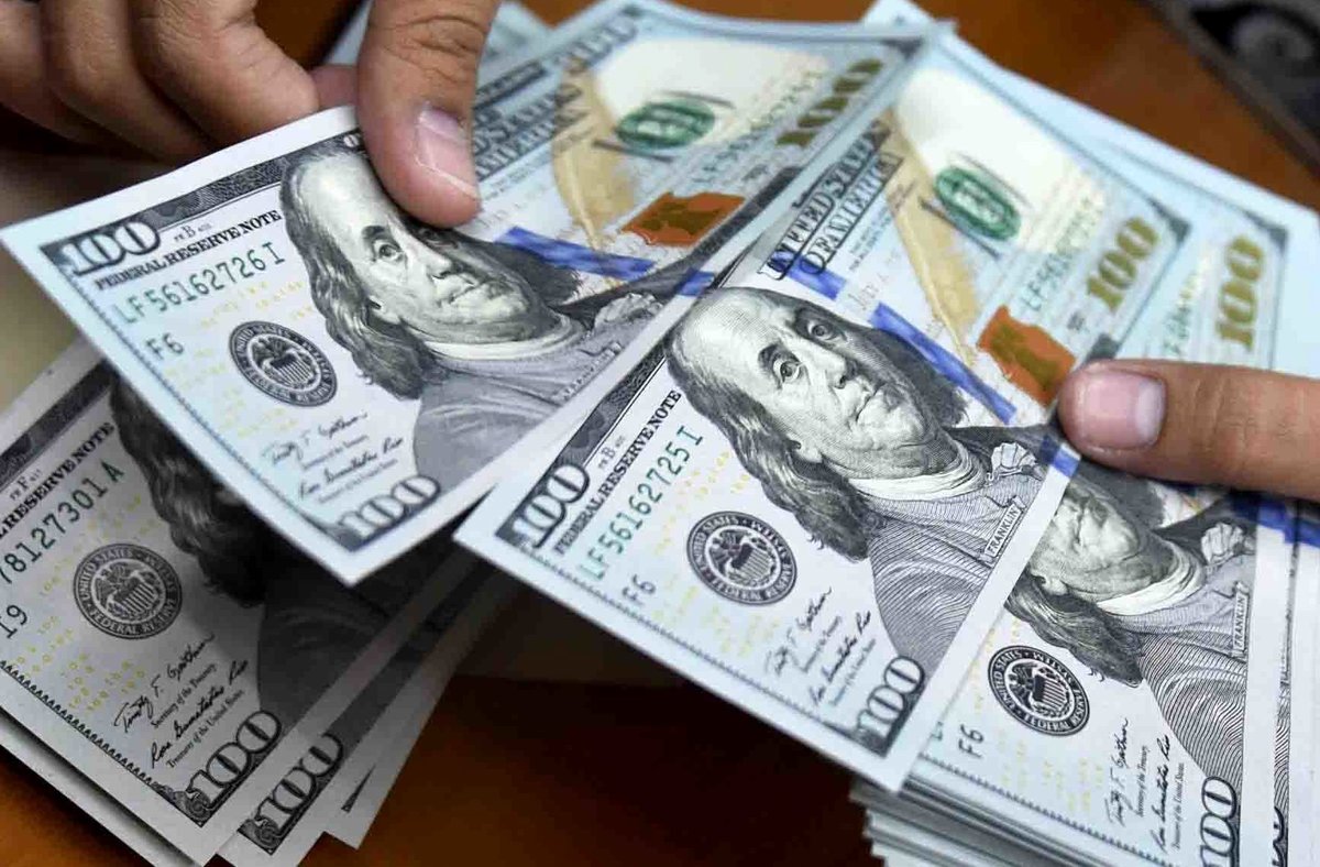 صعود آرام قیمت دلار تا آستانه ۱۱۰ هزار تومان | بازار در فاز تردید باقی میماند؟ صعود آرام قیمت دلار تا آستانه ۱۱۰ هزار تومان | بازار در فاز تردید باقی میماند؟