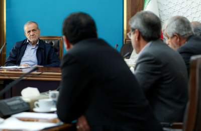 پزشکیان: توان دفاعی کشور قابل مقایسه با قبل از جنگ نیست/ گسترش بی رویه دولت دلیل تورم پزشکیان: توان دفاعی کشور قابل مقایسه با قبل از جنگ نیست/ گسترش بی رویه دولت دلیل تورم