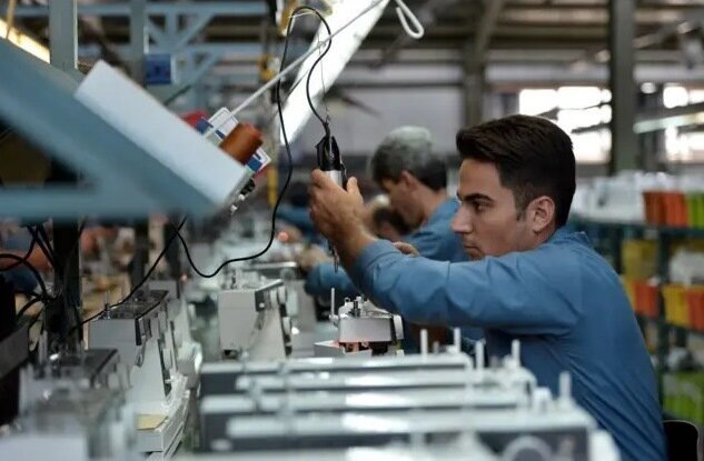 پیامدهای گسترش شکاف بین دستمزد و هزینهها؛ علل خروج کارجویان از بازار پیامدهای گسترش شکاف بین دستمزد و هزینهها؛ علل خروج کارجویان از بازار