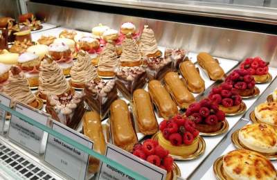 ثبات قیمت شیرینی در یلدا؛ میانگین قیمتها بین ۲۰۰ تا ۶۰۰ هزار تومان ثبات قیمت شیرینی در یلدا؛ میانگین قیمتها بین ۲۰۰ تا ۶۰۰ هزار تومان