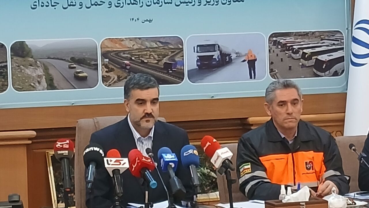 رانندگان در حمل کالاهای اساسی خوش درخشیدند/ حمل ۲۱ میلیون تن کالای وارداتی از بنادر رانندگان در حمل کالاهای اساسی خوش درخشیدند/ حمل ۲۱ میلیون تن کالای وارداتی از بنادر