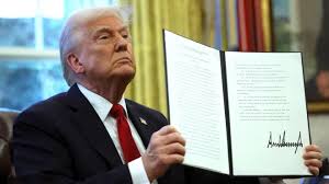 واکنش منفی دلار به اظهارات ترامپ واکنش منفی دلار به اظهارات ترامپ