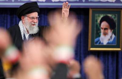 فریبخورده شهید؛ خوانشی از یک نگاه پدرانه در میانه جنگ شناختی فریبخورده شهید؛ خوانشی از یک نگاه پدرانه در میانه جنگ شناختی