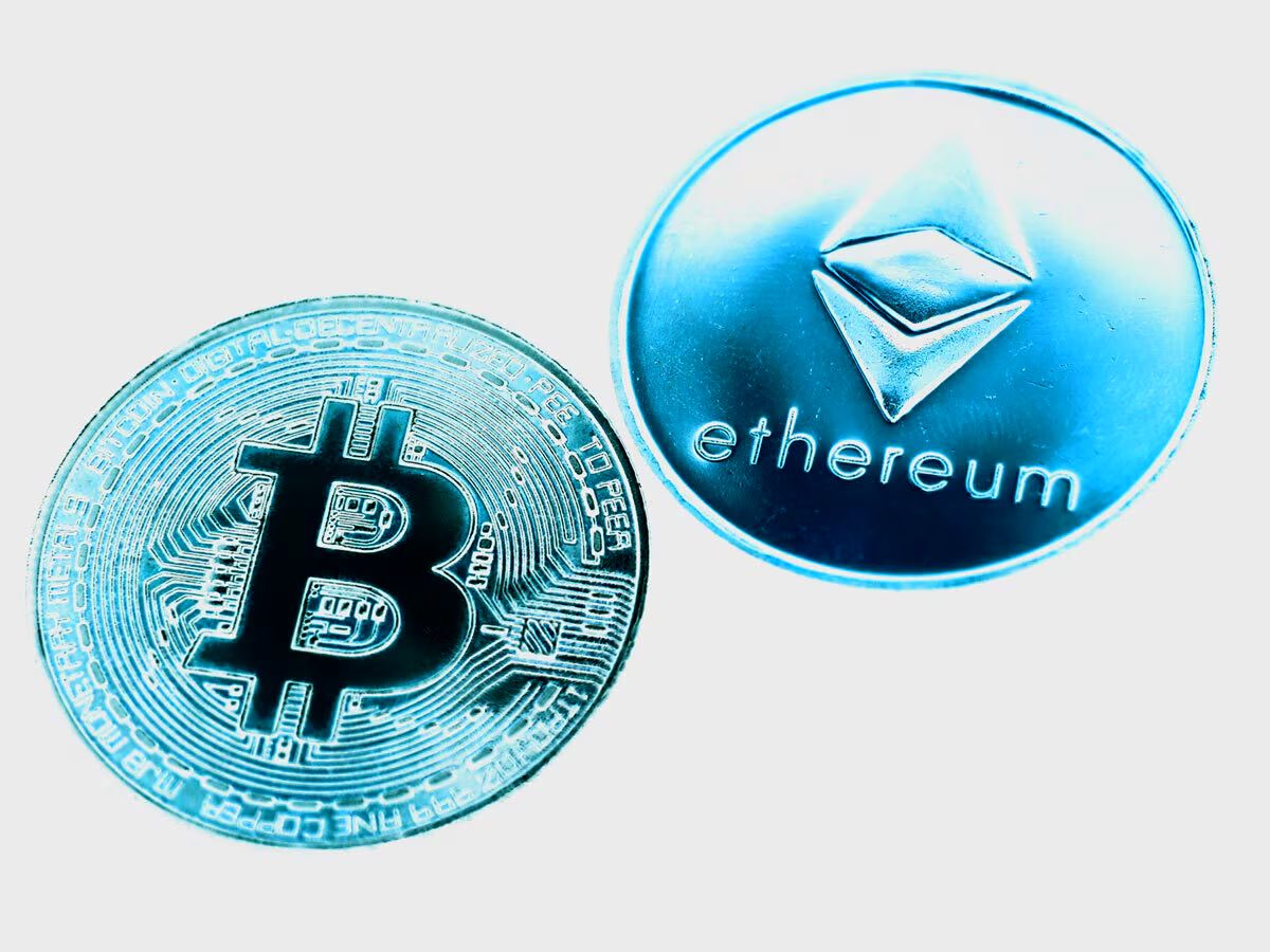 قیمت بیت‌کوین و اتریوم امروز دوشنبه ۲۴ فروردین 1404/ کاهش قیمت بیت‌کوین