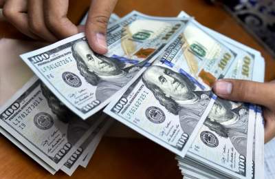 قیمت دلار در یک قدمی ۱۵۵ هزار تومان | قیمت طلا به ۱۷ میلیون و ۲۰۰ هزار تومان رسید | بازار هفته آینده به کدام سمت می‌رود؟