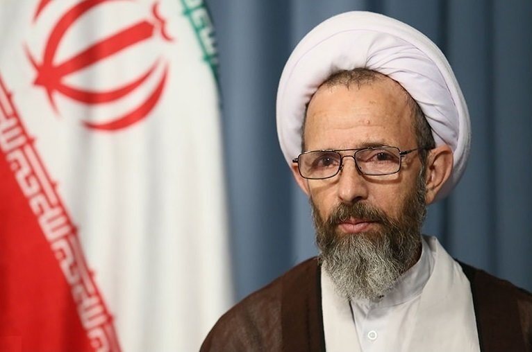 حضور در تشییع رهبر شهید، عبادتی بزرگ و وظیفه‌ای ملی، دینی و انقلابی است