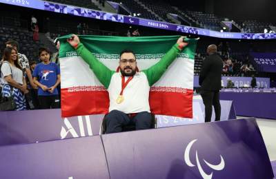 رستمی پرچمدار ایران در ناگویا