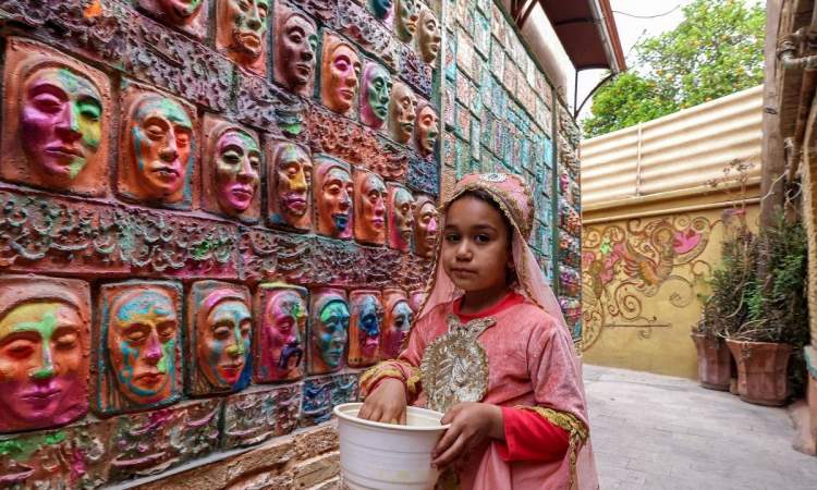 نگاه خبرگزاری فرانسه به «کوچه گالری» هنرمند ایرانی در شیراز