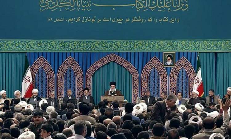 شرکت‌کنندگان در مسابقات بین‌المللی قرآن کریم با رهبر انقلاب دیدار کردند