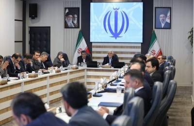 عارف: در کنار تهدیدها، ظرفیت‌های کشور را هم ببینیم/ از مشکلات عبور می‌کنیم